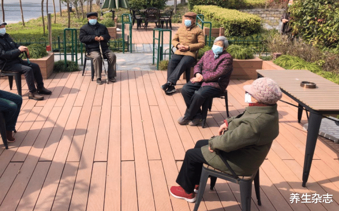 骨质疏松|多家医院联合叫停:吃一口等于熬夜七天,再不扔掉,骨骼迟早烂如“蜂窝”