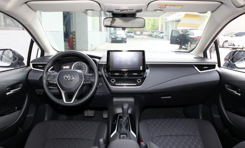 大米粒子 同样是15万，开起来那一刻，才知道吉利星瑞和亚洲狮差距有多大