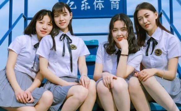 天明情感说 高校女生参加赛跑，穿黑裤袜夺冠引网友吐槽：这是新型“运动媛”