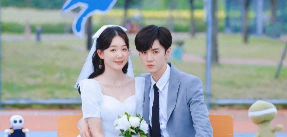 余生|杨紫现身肖战话剧场，看到她的状态，我更看好《余生》了