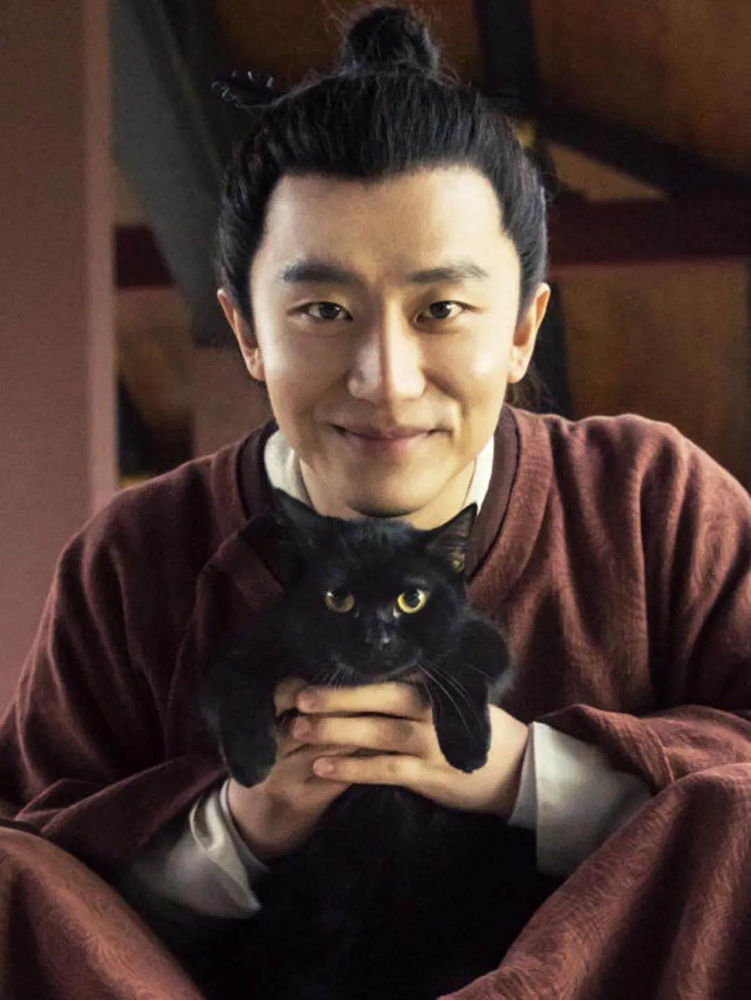 黄轩|36岁的黄轩突然悟了:我不再发朋友圈,开始接纳孤独