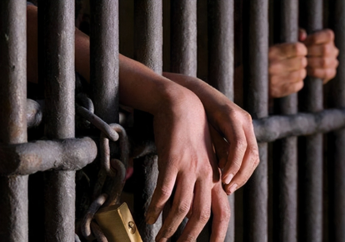 黑车 犯罪团伙连环作案，主犯潜逃六年住在江上