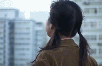 嗨猪的家庭|曾出演“限制级电影”走红,跟父亲决裂,网友:被打击的孩子,一辈子带着伤痕