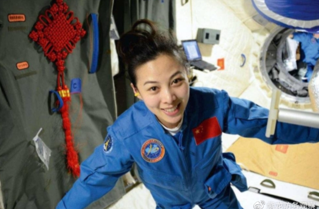 在太空站中，航天员的氧气从何而来？