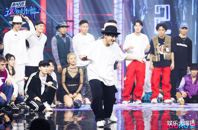 王一博|《街舞4》王一博赢下团队赛后“捷报连连”，反观他爆冷连输三场