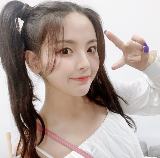 杨天真|怕虫的杨超越还做“蜥蜴美甲”？远看很害怕，近看又好像没做一样