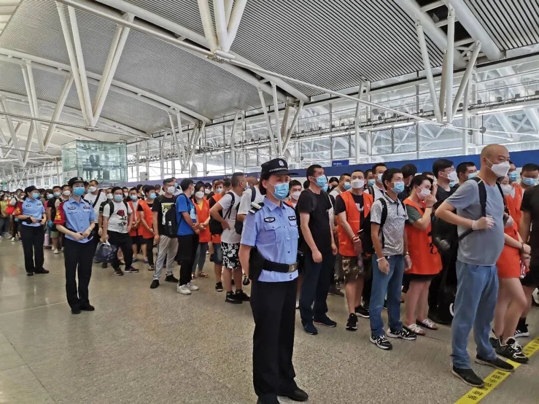 深度调研 1个亿！勾结LV专柜柜员制假售假，假包还植入芯片防假