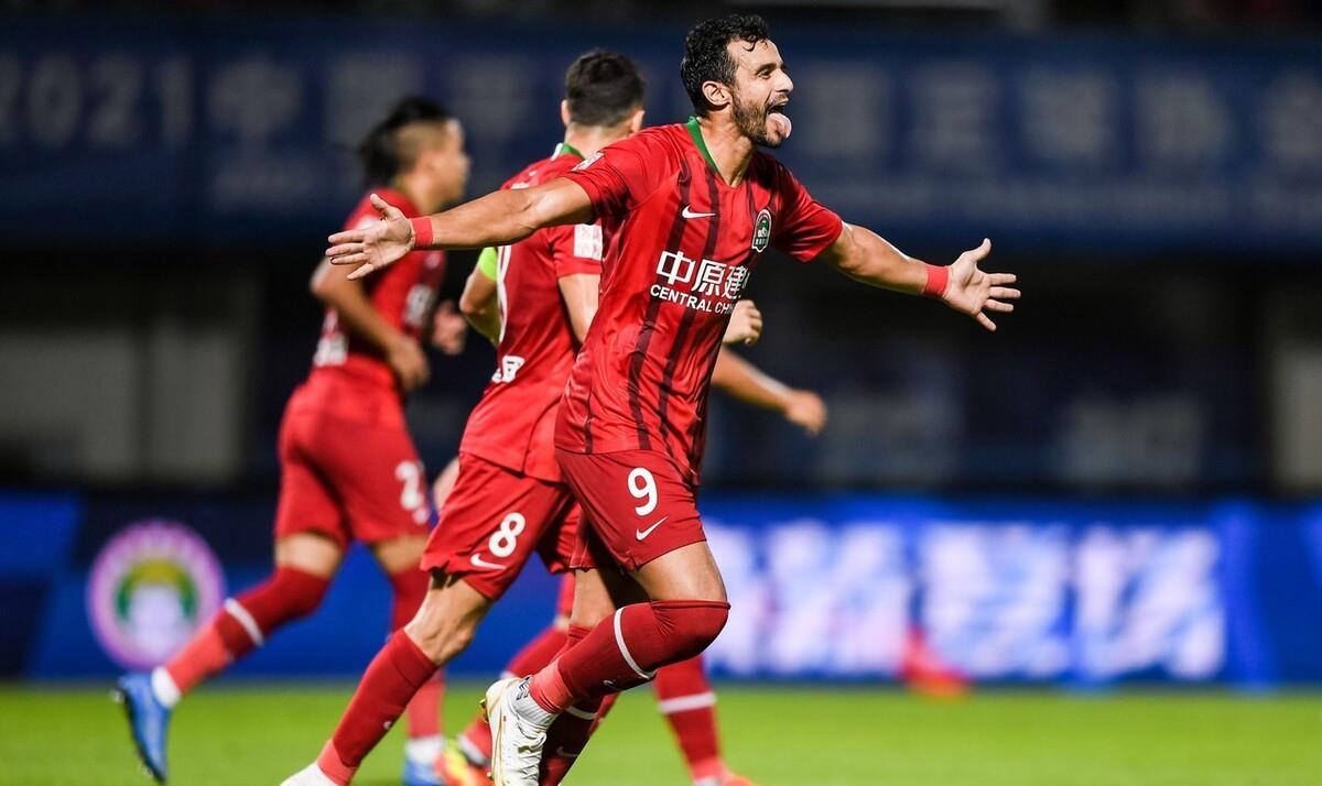 羞嗒嗒的玫瑰|艾克森建功张琳芃送点,中超第五轮补赛残阵河南嵩山逼平广州队