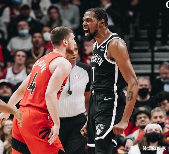 詹姆斯·哈登|跟KD杠上了？站在空位要球，伸手4秒?yún)s遭無視，只能說哈登太準(zhǔn)了