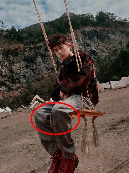 易烊千玺|易烊千玺荡秋千，坐姿成饭圈热议焦点：你可是个20岁男生呀