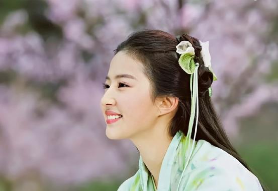 胡歌|《仙剑》16年，月如嫁富豪，紫萱开启傻白甜，他却毁容无缘主角