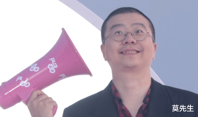 我是歌手|GQ盛典红毯状况多：杨天真王嘉尔像“情侣装”，杨笠辣手摧花