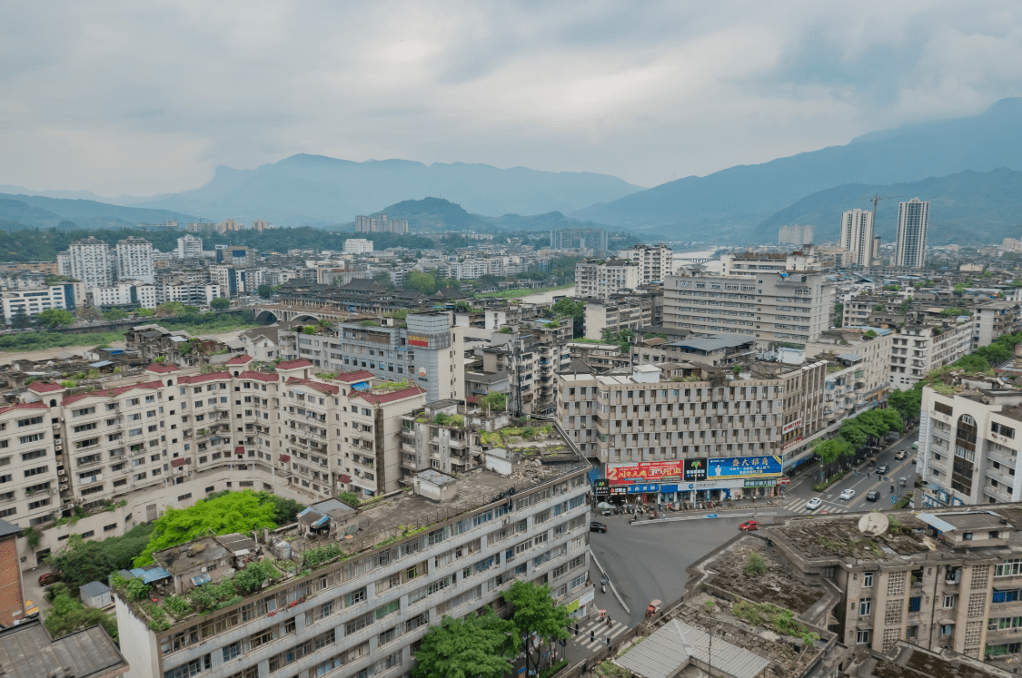 雅安 中国一座“最爱哭泣”的城市，夏天只有23度，适合假日避暑游