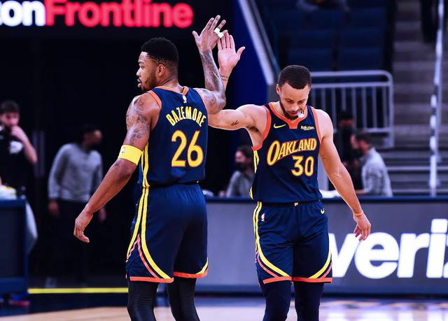 勇士隊(duì)|首發(fā)大變動(dòng)！美媒：重拾3換1交易，20+10的內(nèi)線悍將助攻勇士奪冠