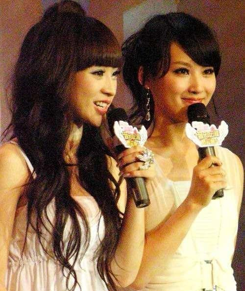 柳岩|柳岩晒跳舞视频,与杨迪亲密互动动作大胆,遭调侃:隐婚多年?