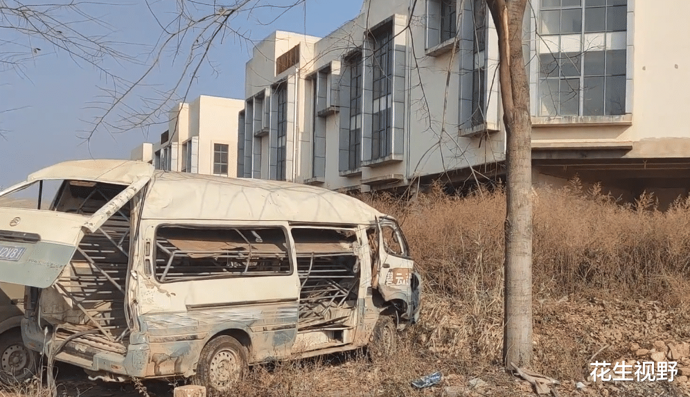 花生视野 昆明一商业城宛如“鬼城”，耗费13.6亿，或许可以改成房车露营地