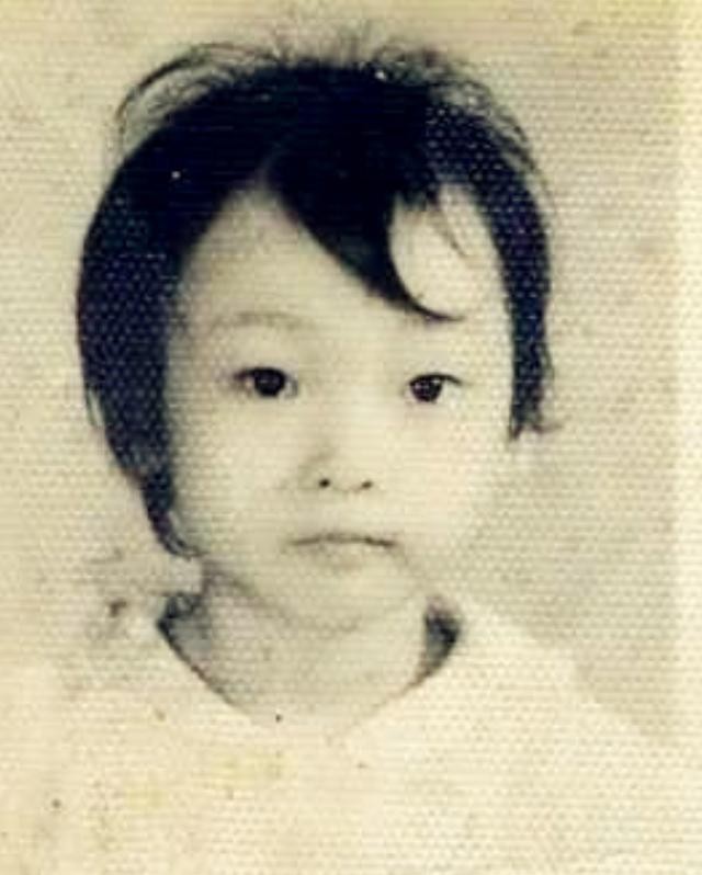 柳岩|女神柳岩：撑起家中一片天，如今41岁仍单身