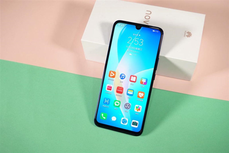 |华为突然开卖新机,一切让人没有想到,麒麟芯配鸿蒙OS仅售2099元