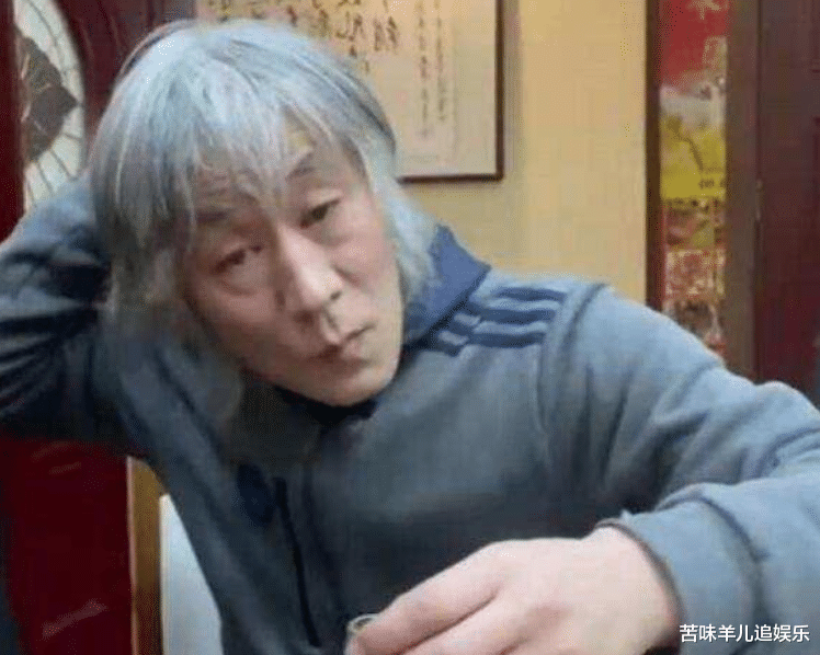 |圈内曾红极一时，现却落魄不已的4大歌手，看到是谁后网友：物是人非！