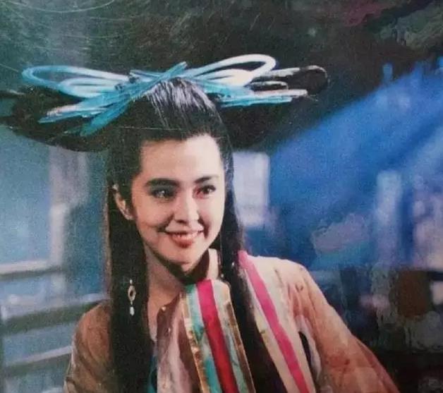 小姐姐|女星尴尬古装造型史：头上栽桃树，头顶鞋垫，最后3位被坑到头秃