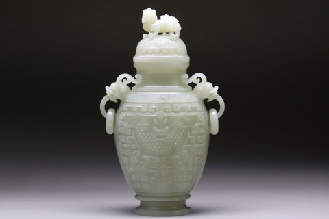 和田玉籽料|舊藏和田玉籽料“双龙兽面活环赏瓶”