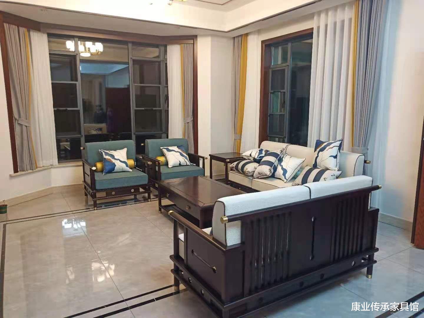 简雅从容，怡然自若，新中式实木家具展现传统美学的神韵