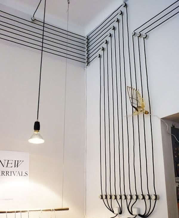 家庭装修,想走明线又怕丑?可以试试这两种方法