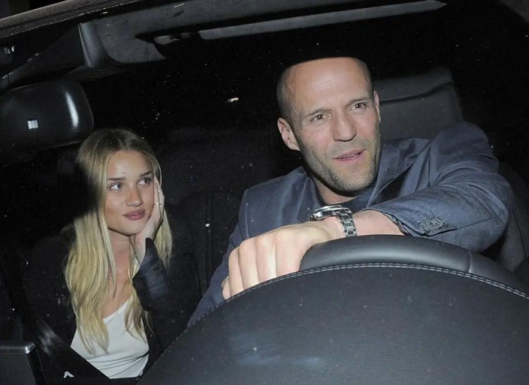 杰森·斯坦森|杰森·斯坦森儿子长大了，4岁小杰克颜值像超模妈妈，发量没随爸爸