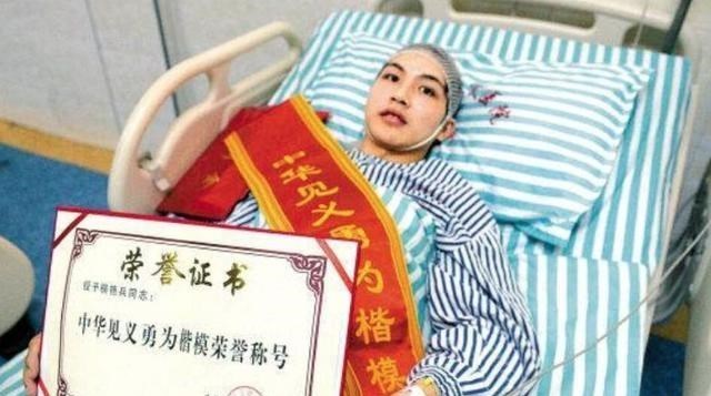 呵護寶寶日記 還記得因救全車人，錯過高考的兩位“奪刀少年”，如今怎樣了？