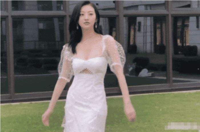 景甜|景甜“真人”长啥样？没有美颜滤镜的镜头下，颜值也太真实了！