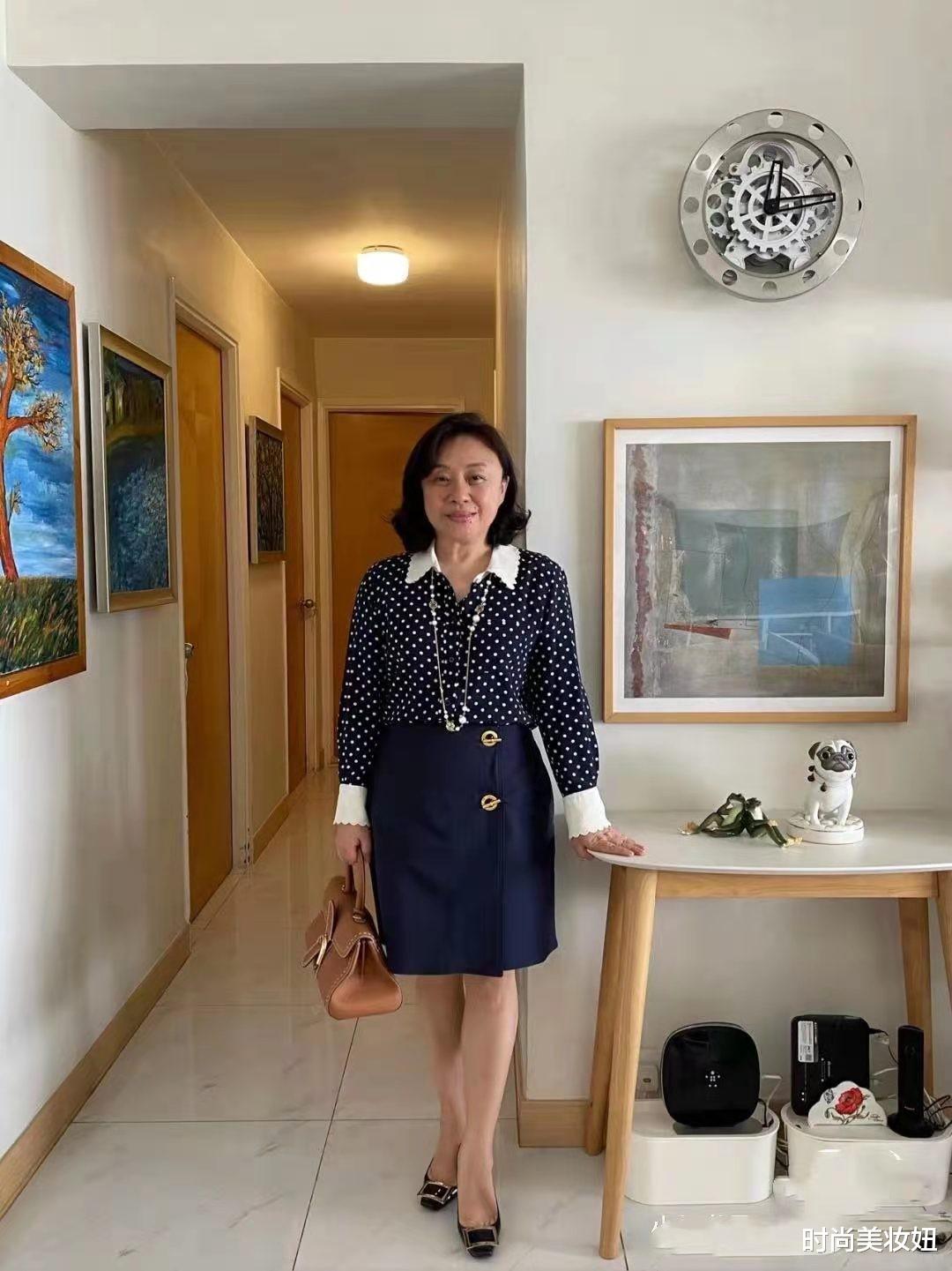 时尚美妆妞|50岁女人身材微胖长相平平,靠穿搭打造高级气质,会穿太重要