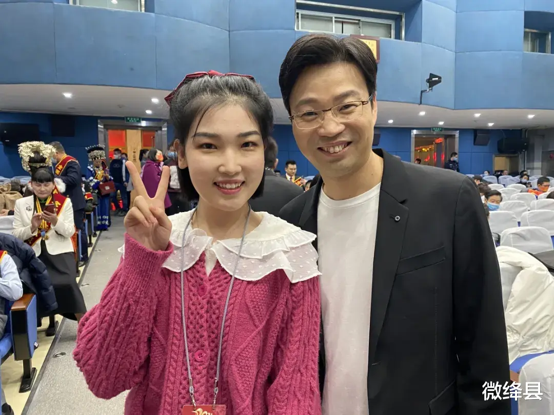 微绛县 春晚小品《阳台》感动所有人，编剧有一名绛县女孩