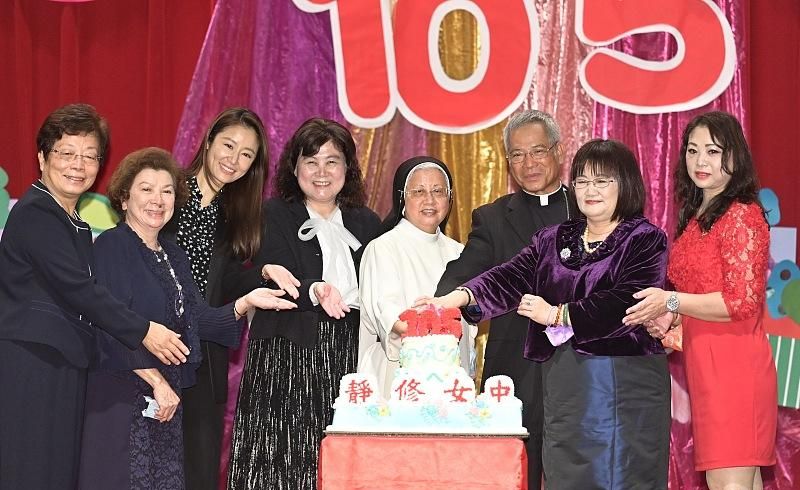 王一博|45岁林心如低调参加校友会，她的高情商里藏着真正大牌明星该有的涵养