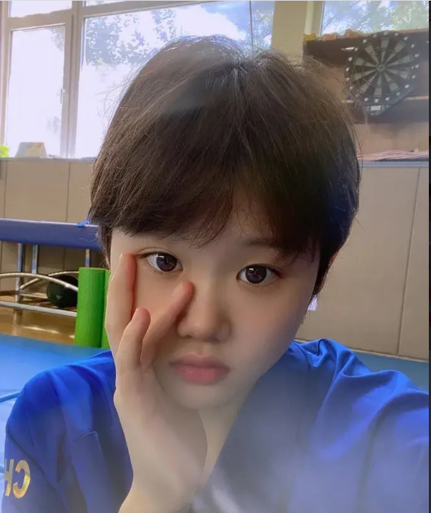 吴昕|鲁豫又开始尬聊！采访奥运冠军张家齐小妹妹，简直是大型社死现场