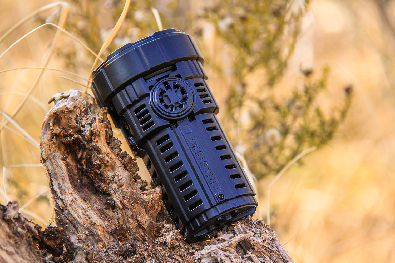 电池|手电一开,白昼即来:艾美能特RS50