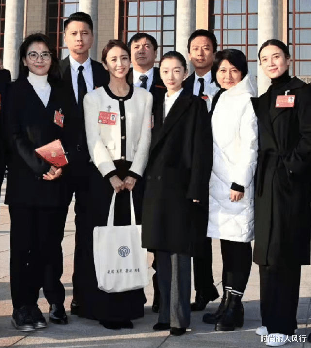 陈思诚|30岁周冬雨成大赢家!首次参加文代会是生日礼物,素颜也挺好看