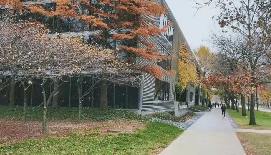 教堂|最悲伤热搜!郑少雄母亲泪洒芝加哥:第一次出国竟是参加孩子葬礼