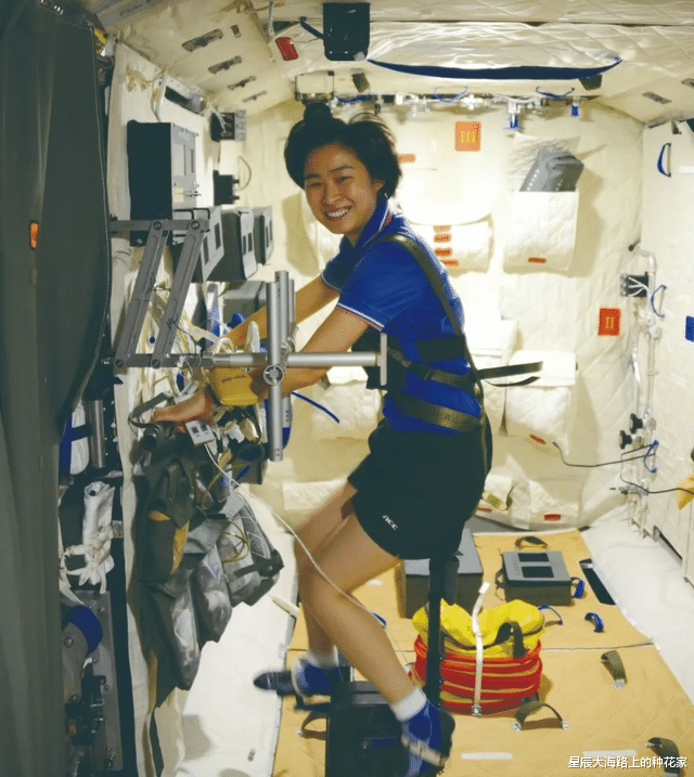 航天员 站不起来？神舟十二航天员在太空呆了三个月，身体究竟有何变化？