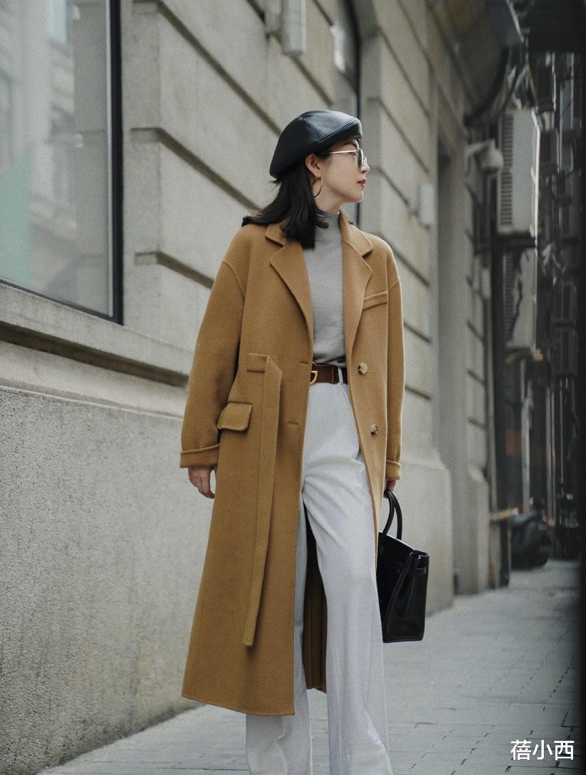 蓓小西 冬季最流行的是“大衣”,跟三木穿4个高级款,搭配裤子裙子都美