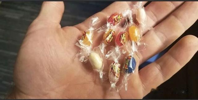 衰老|看完这些快递包装,血压持续上升…离大谱