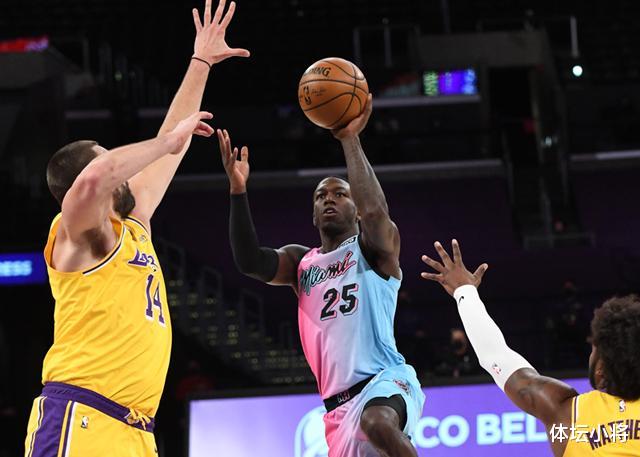 湖人队 湖人恐吃亏！美媒：与火箭进行3换2交易，塔克也在列，冲击冠军