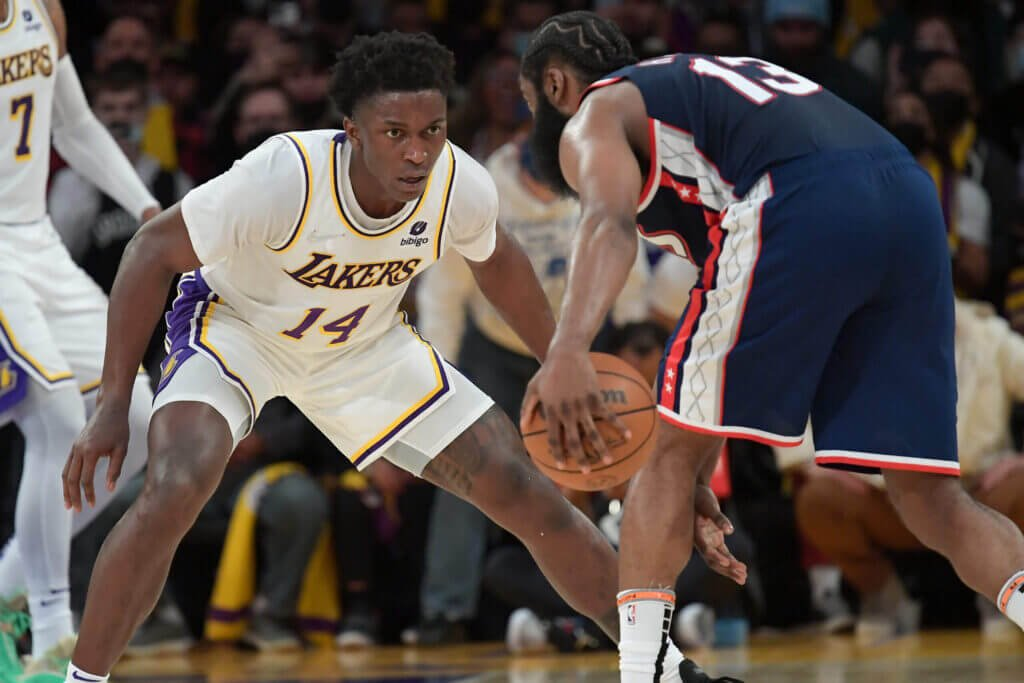 湖人隊(duì)|恭喜詹姆斯！湖人達(dá)成3方交易，隆多正式離隊(duì)，6+3前鋒有機(jī)會(huì)留下