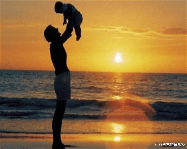 小豆爸爸的育儿经|宝爸：“我支持生三胎”，四位爸爸被骂上热搜，网友：纸上谈兵