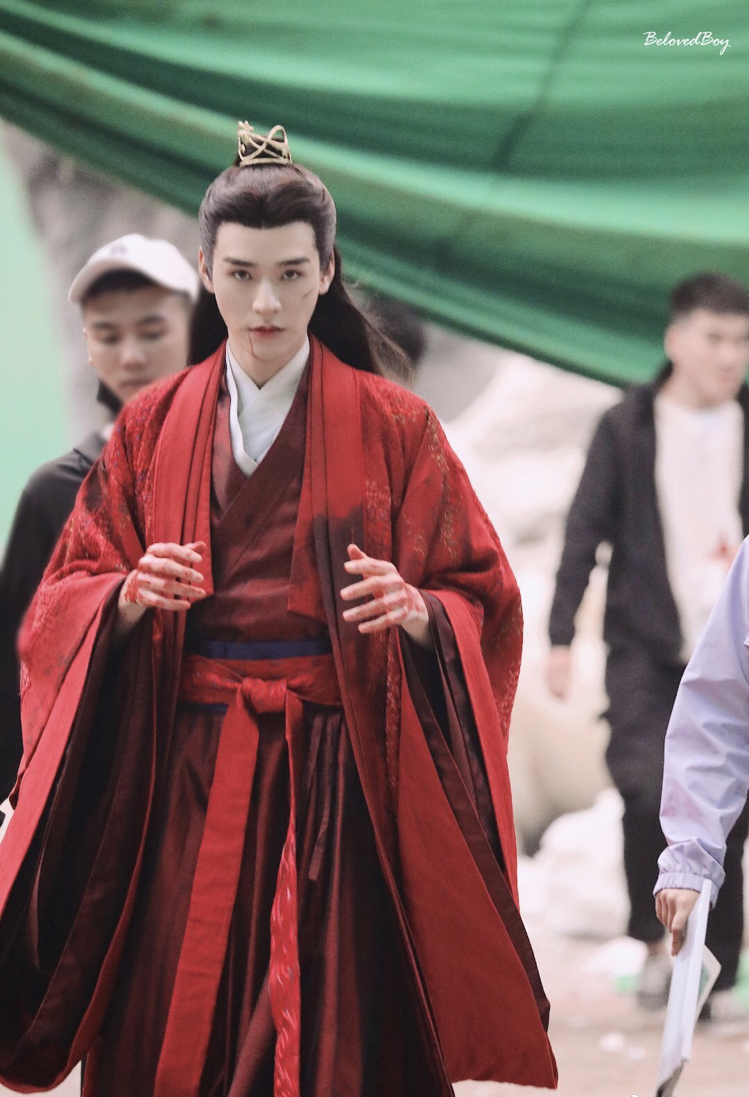 天官赐福|《天官赐福》中“谢怜”的选角引热议，谁才是你心目中的最佳人选呢