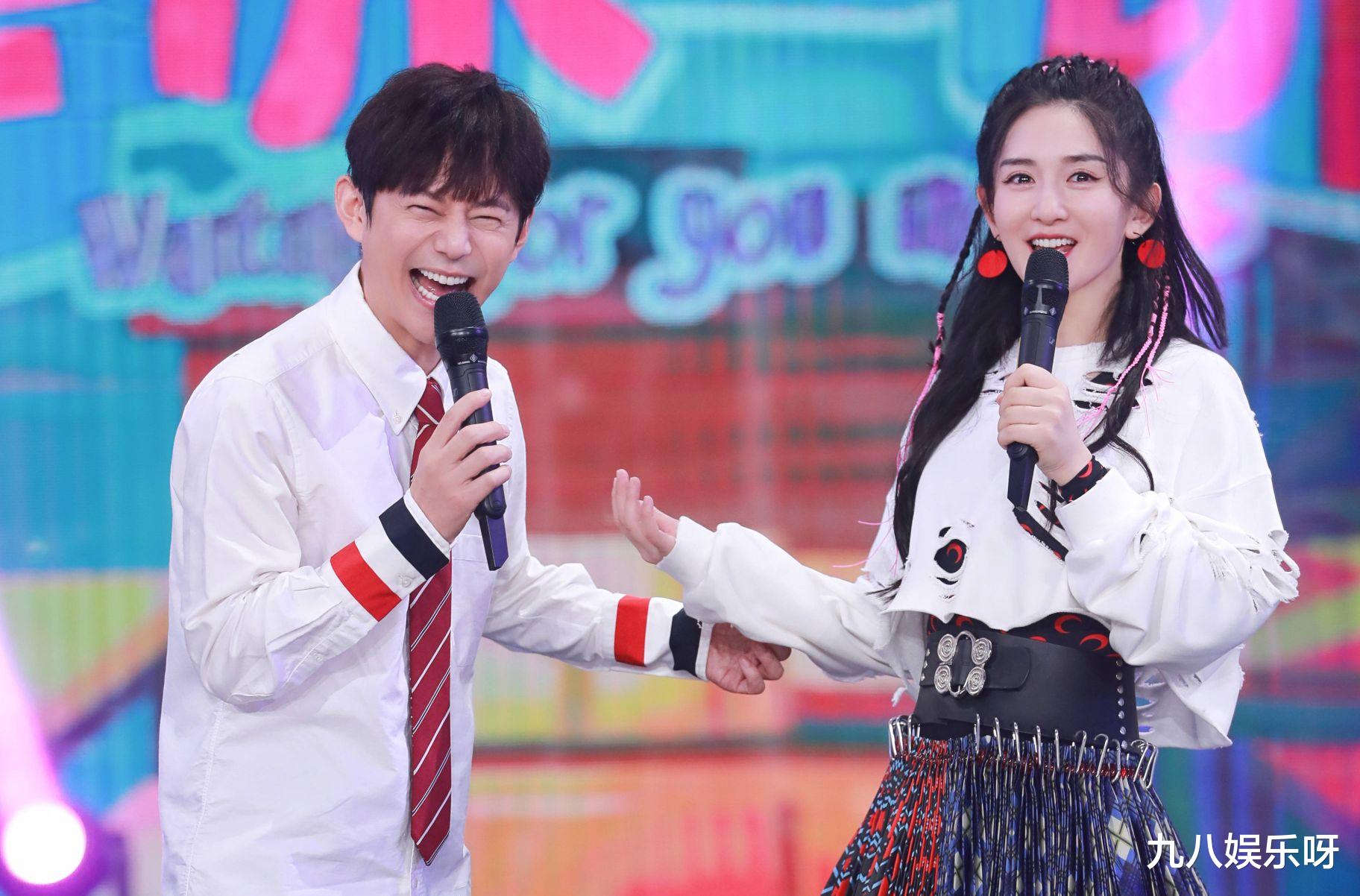 谢娜|谢娜回归《快本》首秀，六位主持人首次同台，收视率不升反降