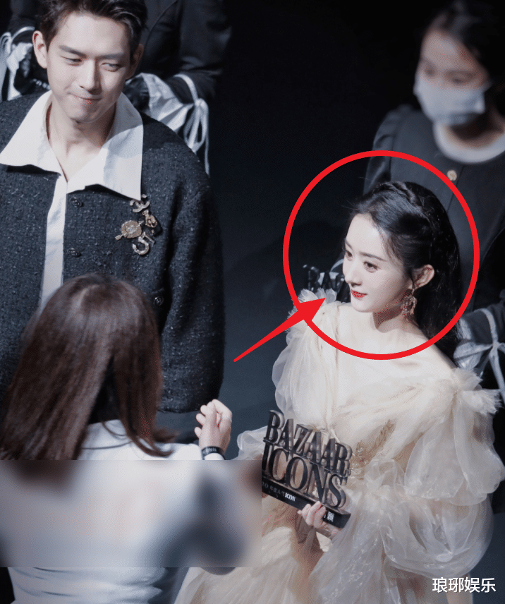 许敏|85花女星集体走芭莎红毯，躲过了红毯女王baby，却被33岁的赵丽颖惊艳了