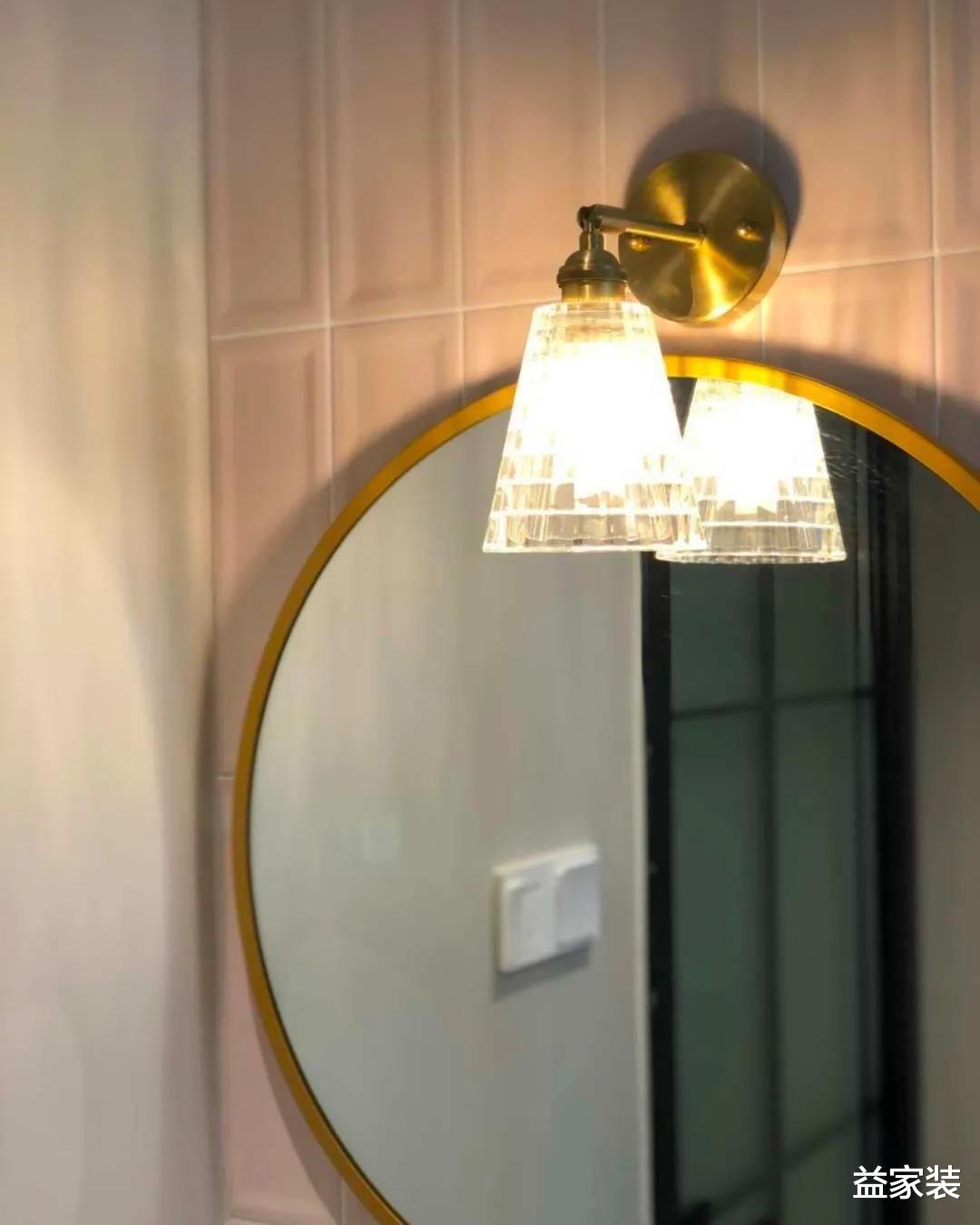 粉色打造的二人世界，用实力扭转空间，打造独特甜蜜风格