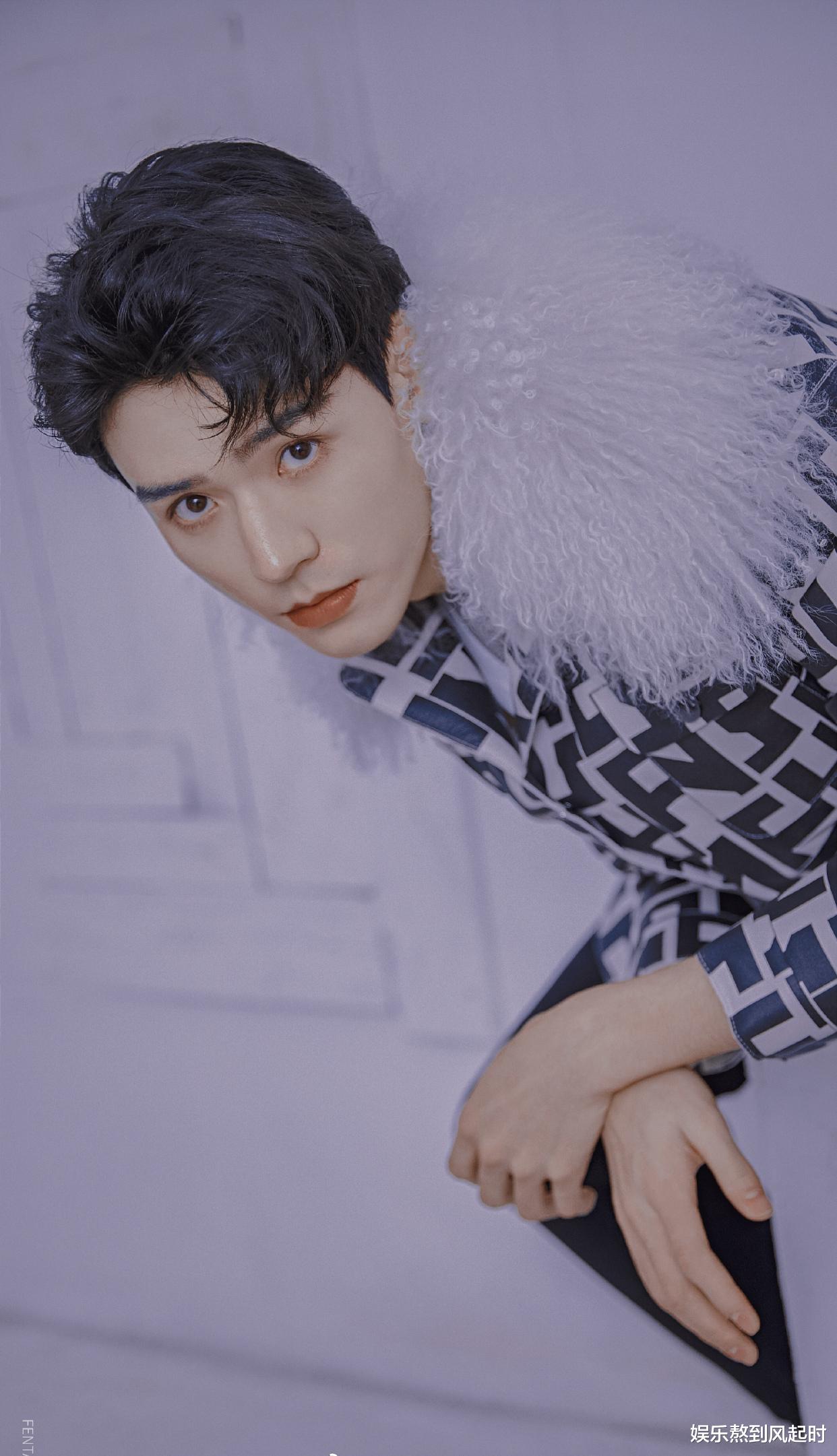 龚俊|龚俊获资方钦点！新戏女主敲定鞠婧祎，捆绑炒作提上日程