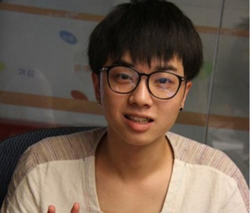 华晨宇|张碧晨为啥那么执着要为华晨宇生娃，看完华晨宇家族背景秒懂