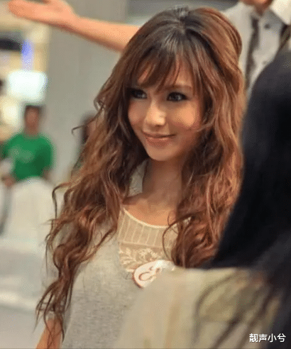 Angelababy|?当年，angelababy去被岛国男艺人用酒瓶灌酒，还被搂着与岛国男艺人合照